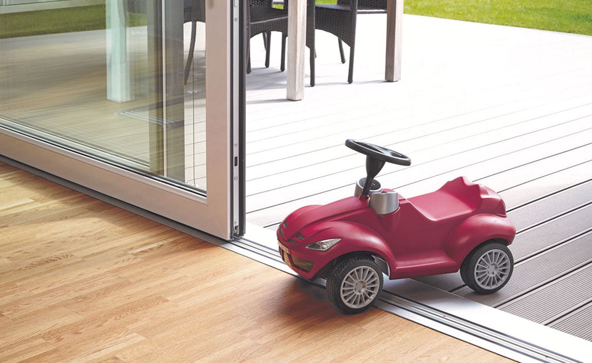 threshold free entrance with pedal car - More sales through accessibility