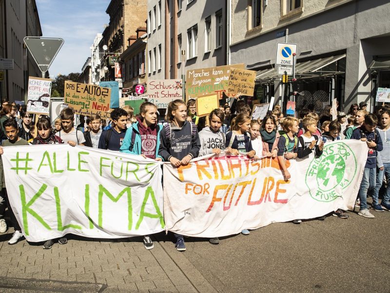 Jugendliche bei Klima-Demo